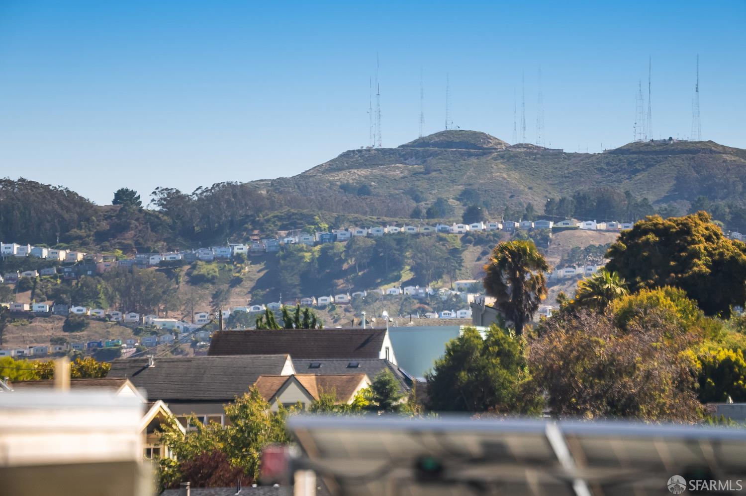 328 Surrey Street San Francisco, CA 94131 - Photo 5 of 42