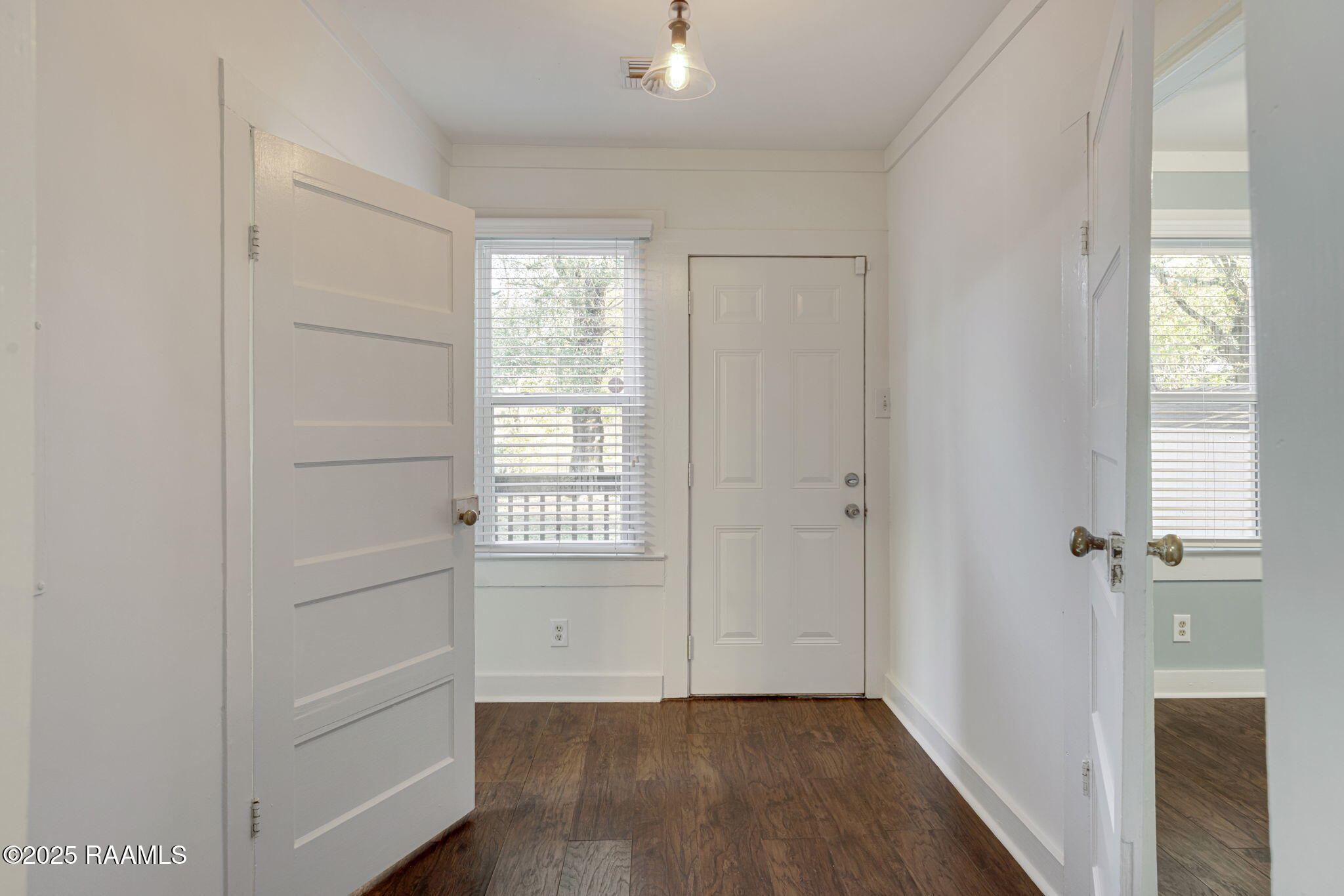 516 Cedar Crest Court Lafayette, LA 70501 - Photo 15 of 24 15-web-or-mls-516 Cedar Crest Ct-15