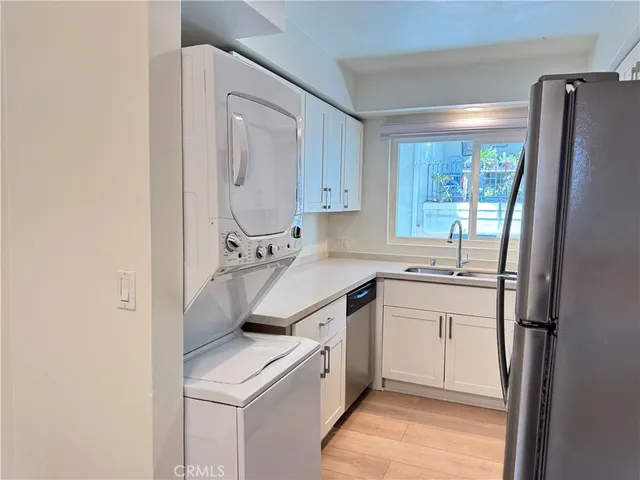 $2,460 | 251 North Oakland Avenue, Unit 10, Pasadena, CA 91101