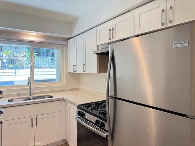 $2,460 | 251 North Oakland Avenue, Unit 10, Pasadena, CA 91101