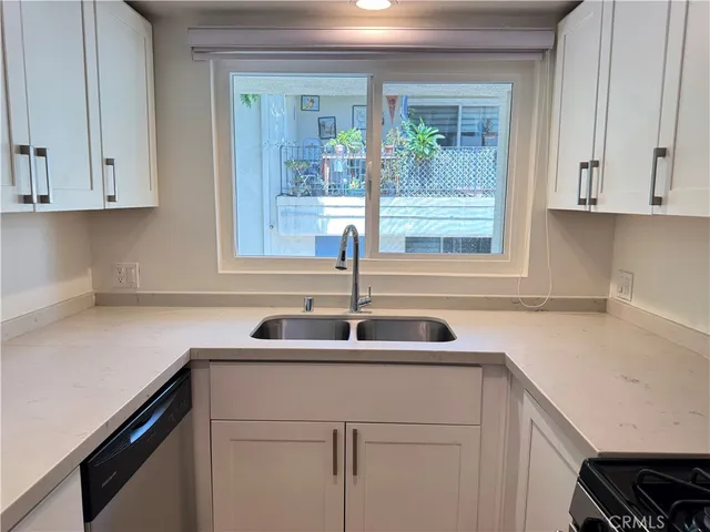 $2,460 | 251 North Oakland Avenue, Unit 10, Pasadena, CA 91101