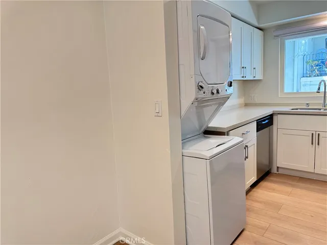 $2,460 | 251 North Oakland Avenue, Unit 10, Pasadena, CA 91101