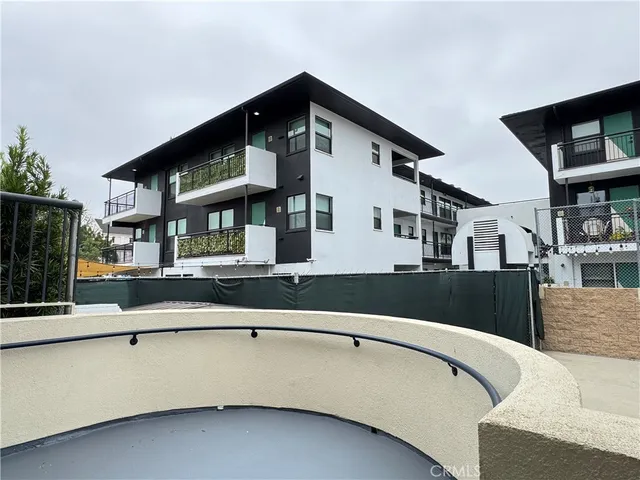 $2,460 | 251 North Oakland Avenue, Unit 10, Pasadena, CA 91101