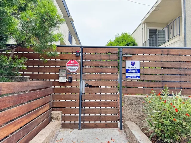 $2,460 | 251 North Oakland Avenue, Unit 10, Pasadena, CA 91101