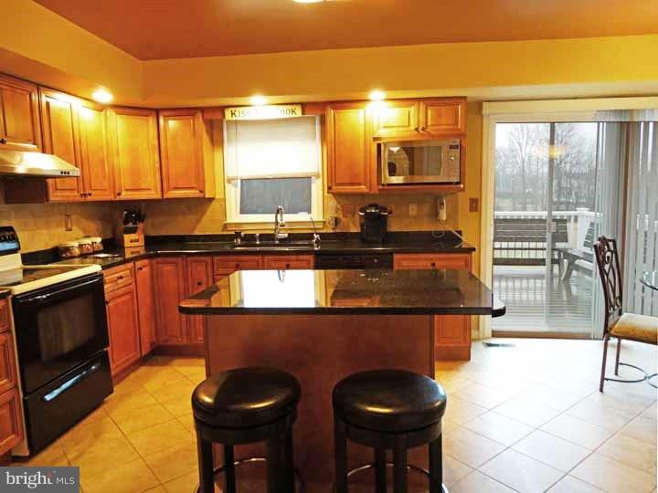 27 Jericho Road Southampton, PA 18966 - Photo 15 of 25 Kitchen