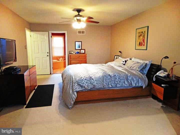 27 Jericho Road Southampton, PA 18966 - Photo 8 of 25 Master Bedroom