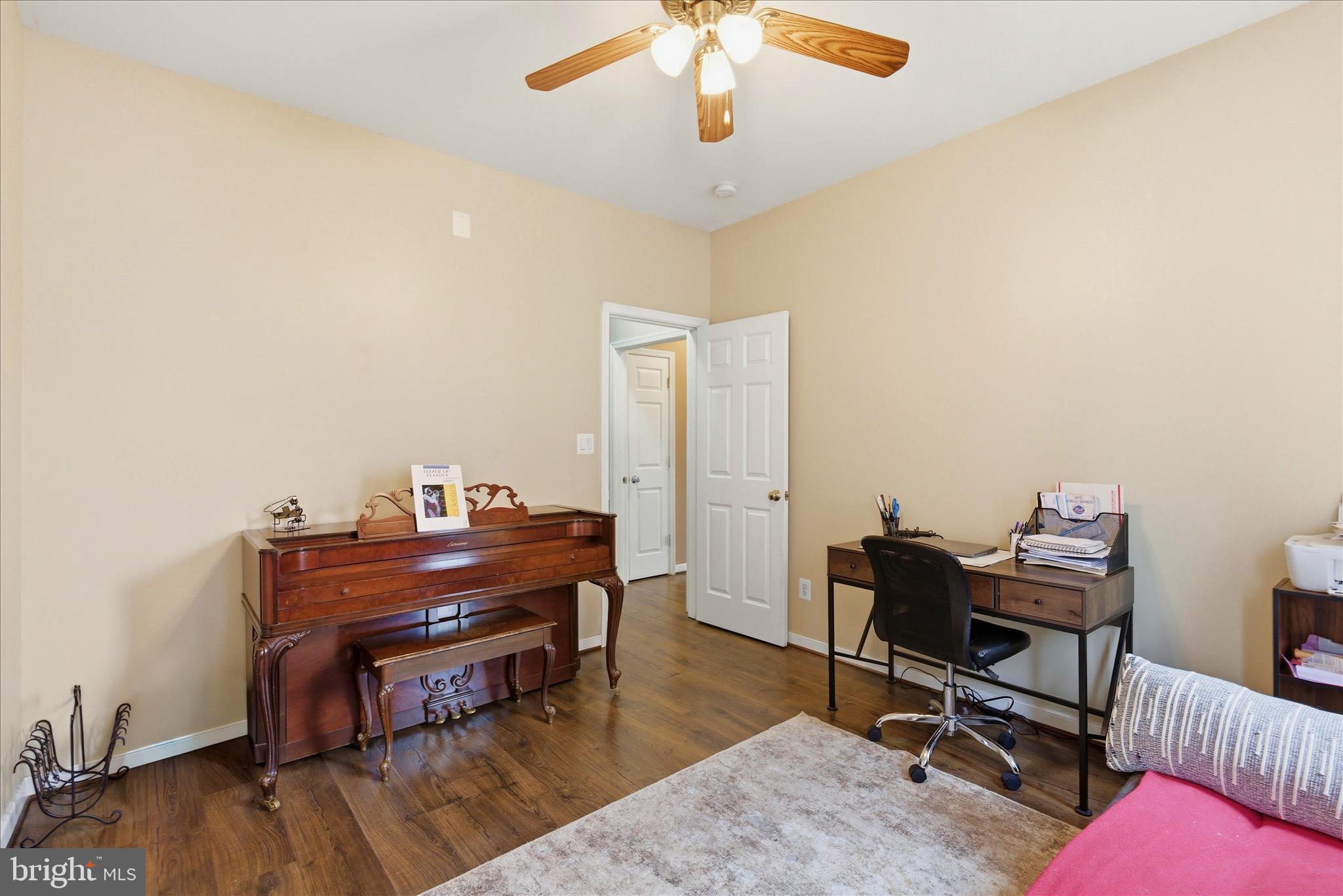 43605 Wembley Lane Chantilly, VA 20152 - Photo 19 of 41 2nd BR main level