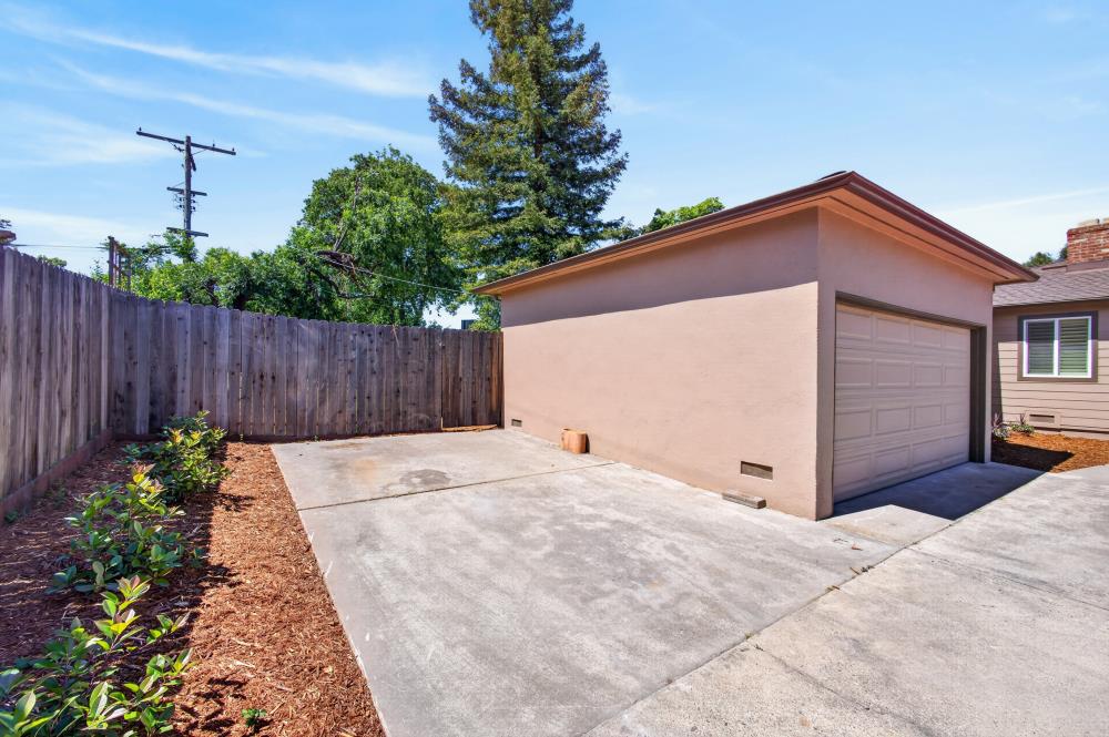 4635 Peter Avenue Fair Oaks, CA 95628 - Photo 4 of 67
