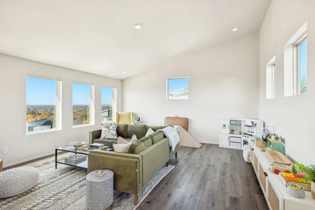 $900,000 | 1760 Boxwood Drive, Nashville, TN 37211