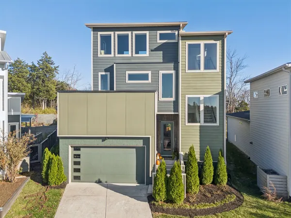 $829,000 | 1760 Boxwood Drive, Nashville, TN 37211