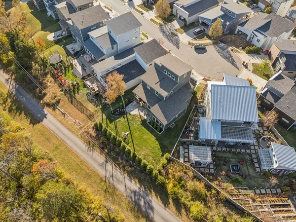 $829,000 | 1760 Boxwood Drive, Nashville, TN 37211