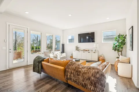 $900,000 | 1760 Boxwood Drive, Nashville, TN 37211