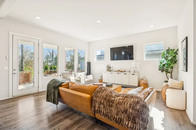 $900,000 | 1760 Boxwood Drive, Nashville, TN 37211