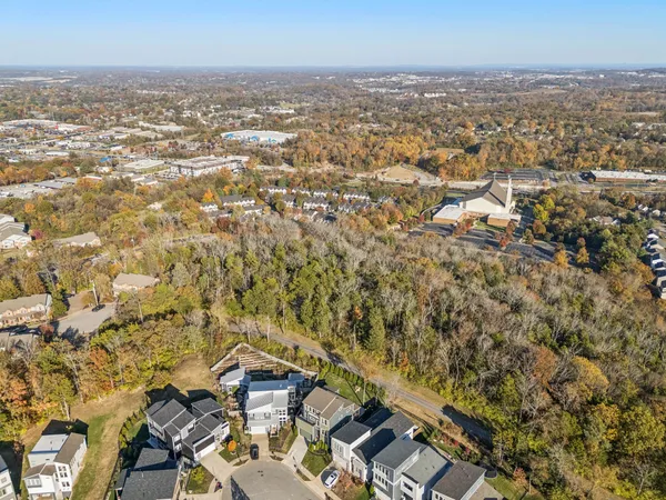 $829,000 | 1760 Boxwood Drive, Nashville, TN 37211