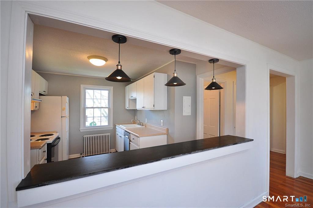 53 Robin Road, Unit B1 West Hartford, CT 06119 - Photo 5 of 17