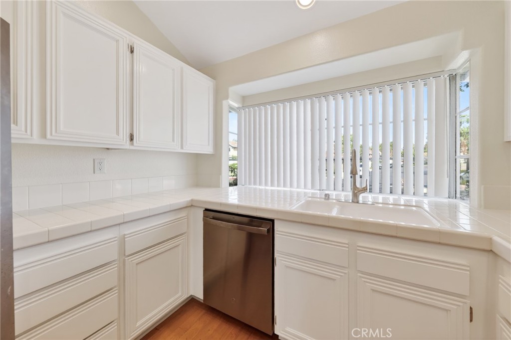 2072 Cherokee Tustin, CA 92782 - Photo 7 of 23