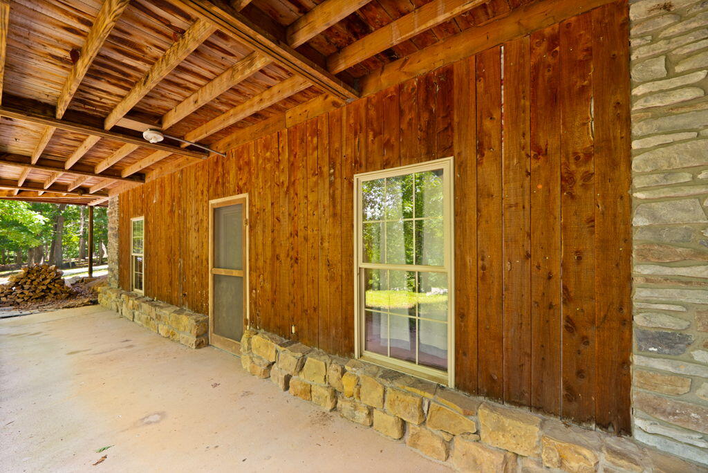 1261 Clark Road Irvine, KY 40336 - Photo 10 of 88 IMG_1708
