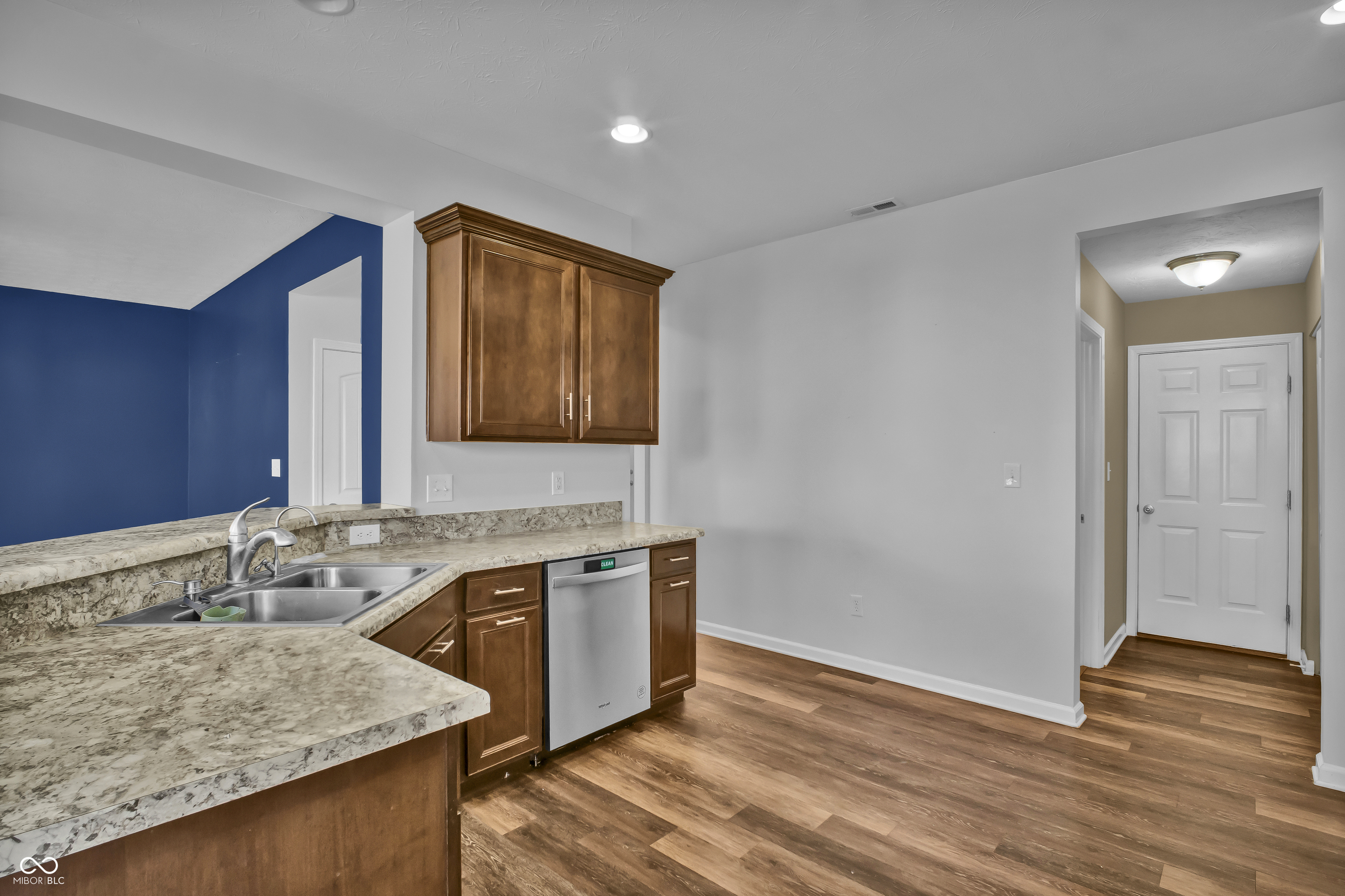 2548 Shadow Bend Drive Columbus, IN 47201 - Photo 12 of 46