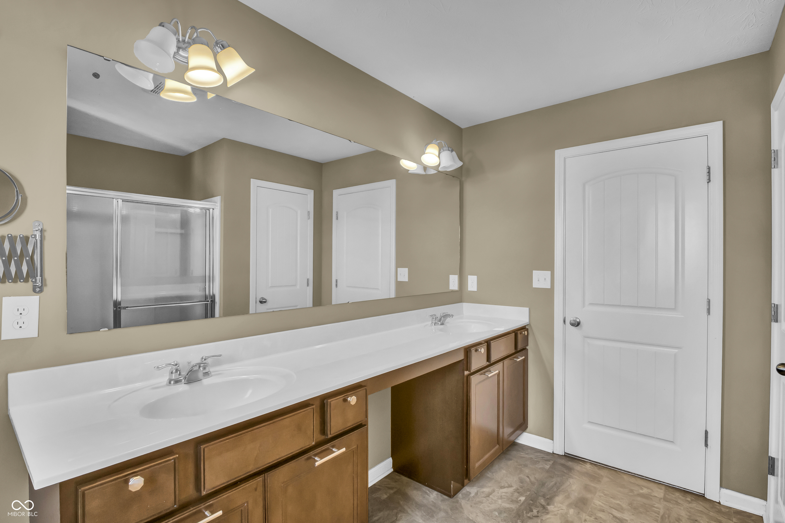 2548 Shadow Bend Drive Columbus, IN 47201 - Photo 27 of 46