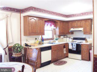 227 Sunrise Road Reading, PA 19606 - Photo 4 of 6 Gallery Image 4