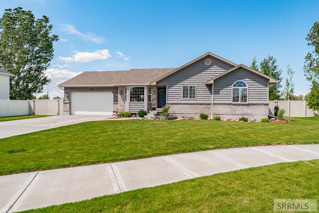 3947 Jordan Circle Ammon, ID 83406 - Photo 4 of 81
