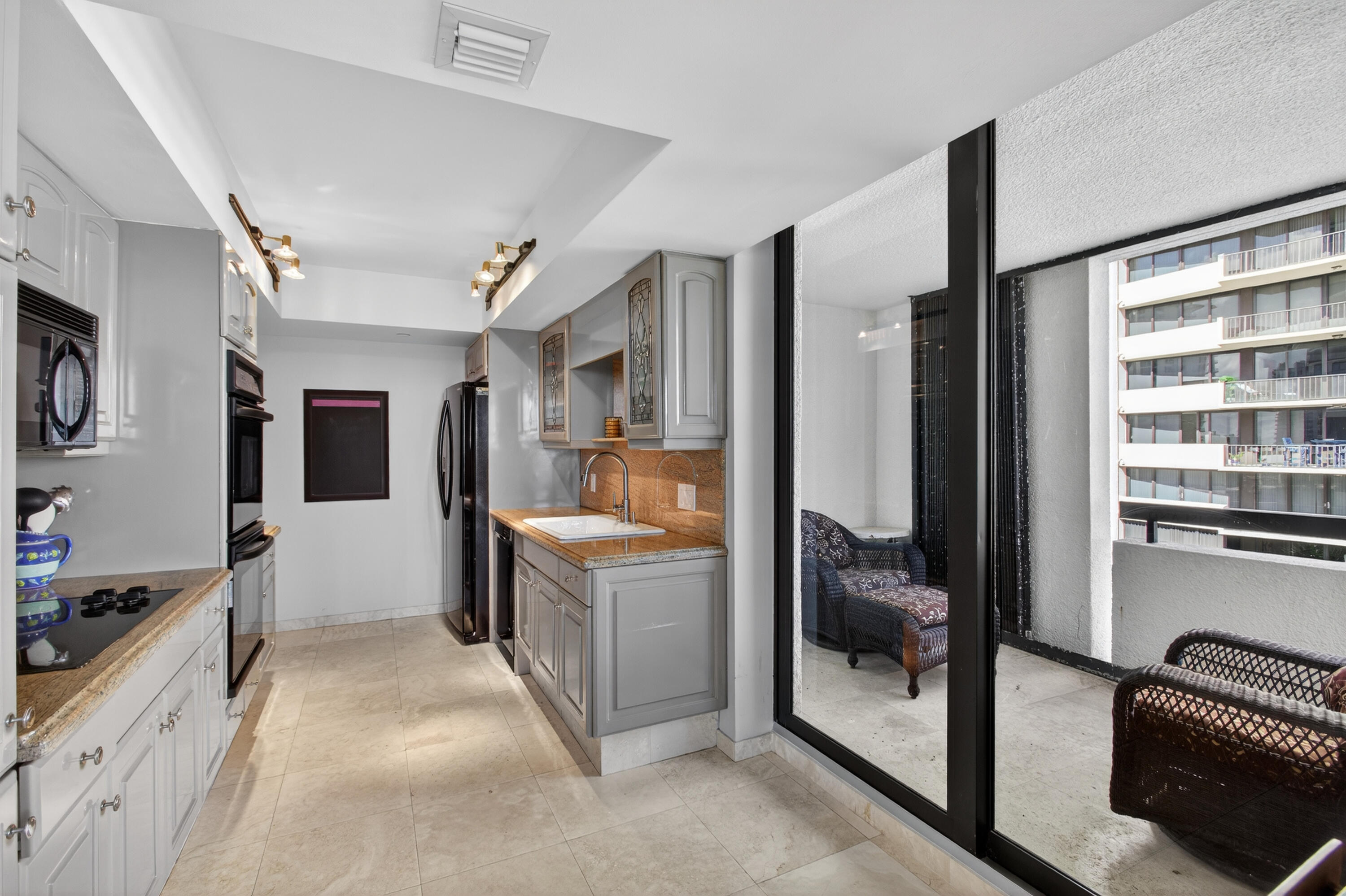 4050 North Ocean Drive, Unit 301 Riviera Beach, FL 33404 - Photo 19 of 62 34-print-320A2482