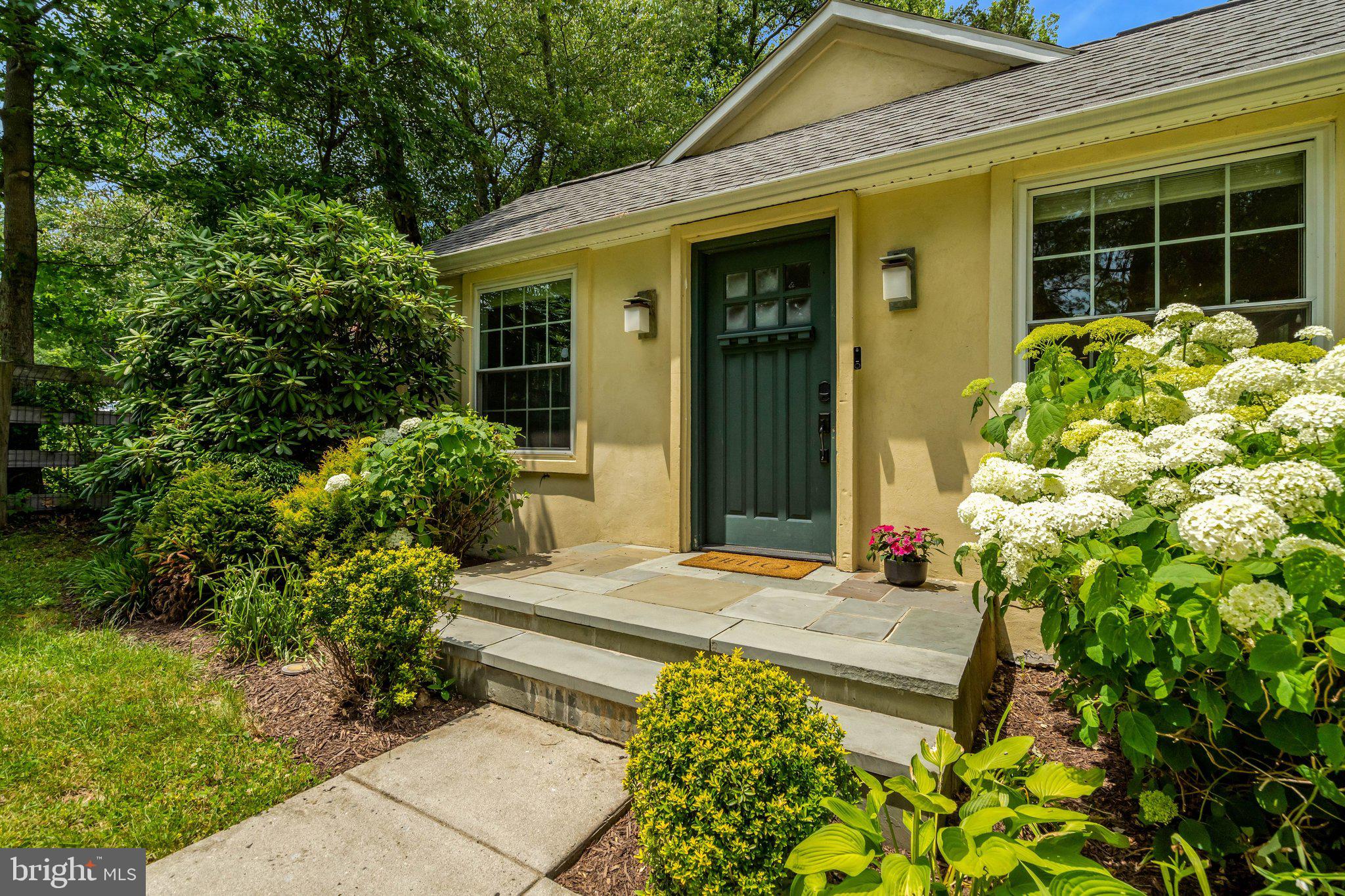Welcome to 11520 Popes Head Road, Fairfax