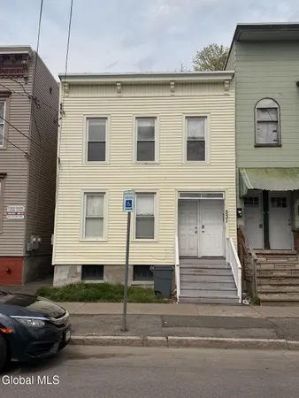 $1,600 | 531 Hamilton Street, Unit 2, Albany, NY 12203