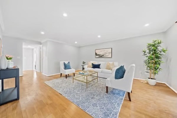 13 Beal's Cove Road, Unit J Hingham, MA 02043 - Photo 3 of 19 Gallery Image 3