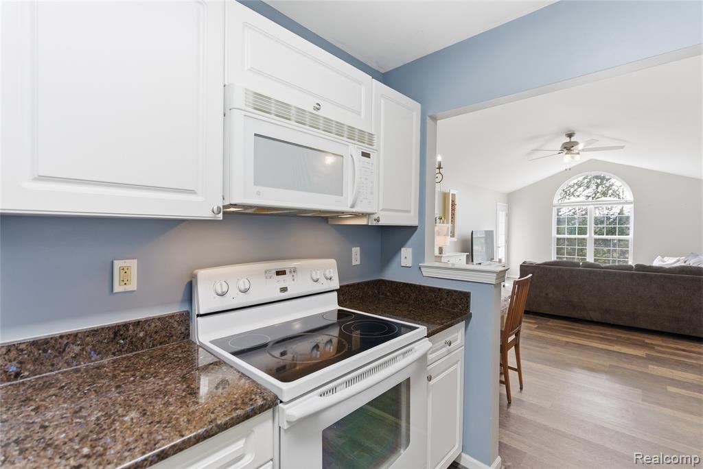 3402 Tremonte Circle Rochester, MI 48306 - Photo 14 of 37