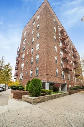 $323,000 | 84-20 51st Avenue, Unit 5L | Elmhurst