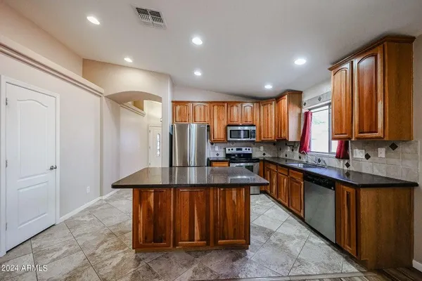 $1,900 | 3974 North Dead Wood Drive, Casa Grande, AZ 85122