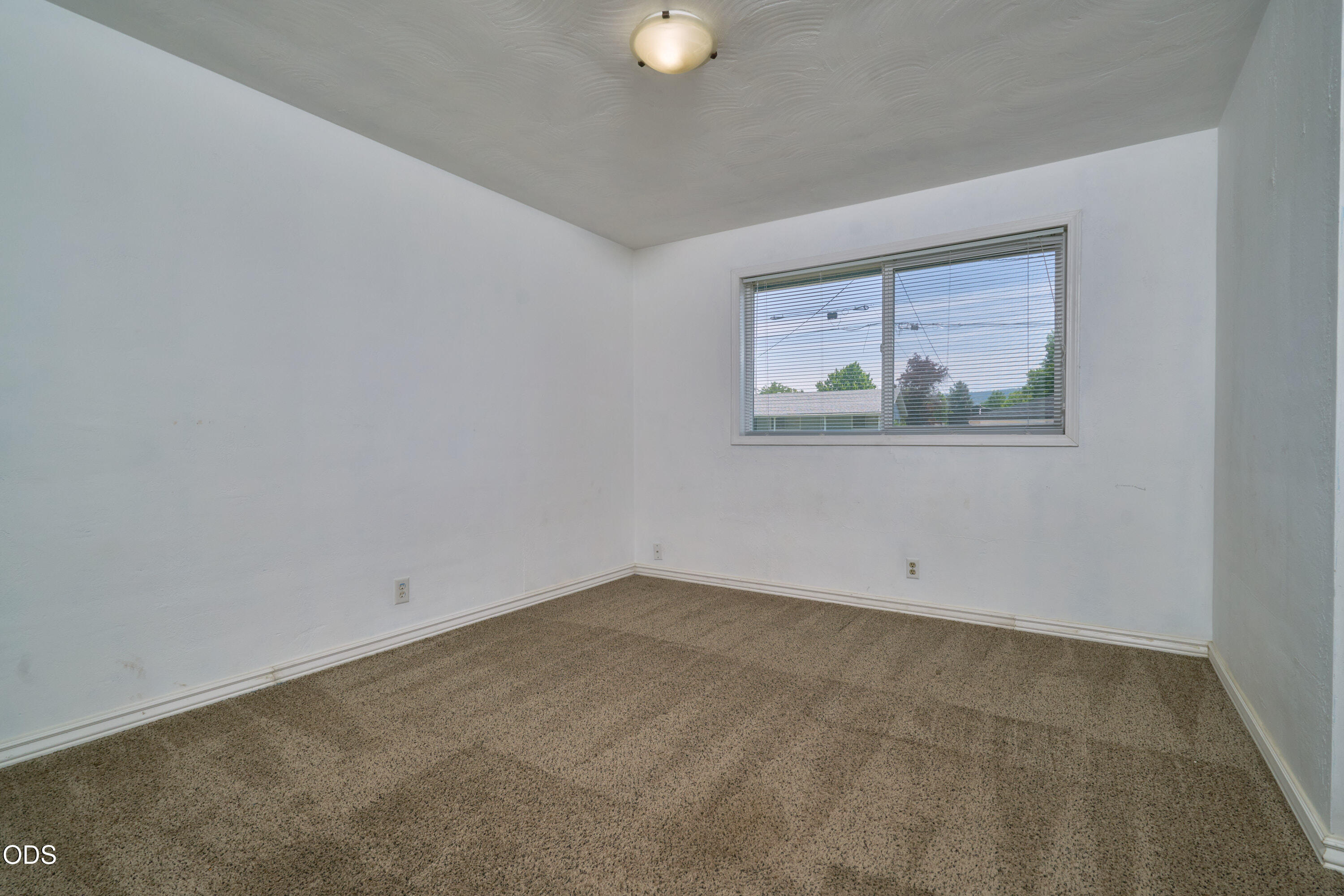 340 Sutter Avenue Medford, OR 97504 - Photo 15 of 27