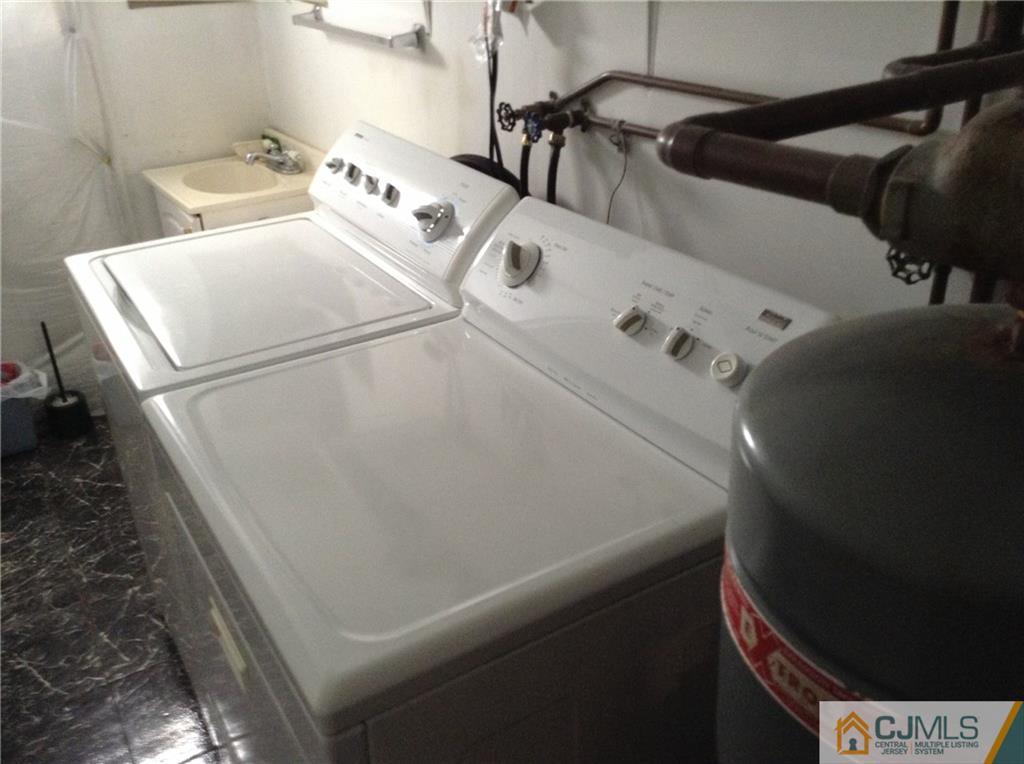 24 Eardley Road Edison, NJ 08817 - Photo 12 of 14 Gallery Image 12