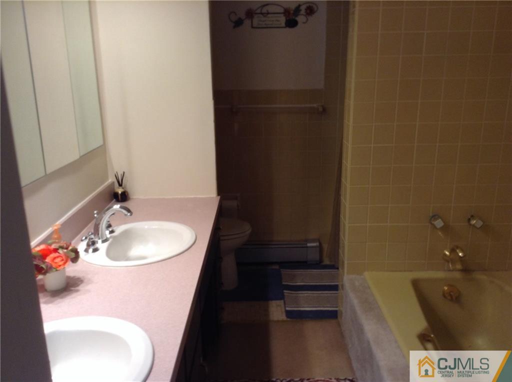 24 Eardley Road Edison, NJ 08817 - Photo 13 of 14 Gallery Image 13