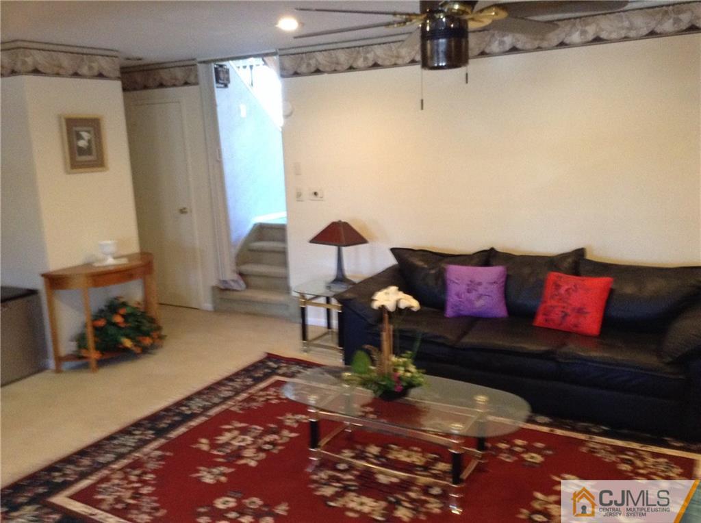 24 Eardley Road Edison, NJ 08817 - Photo 4 of 14 Gallery Image 4