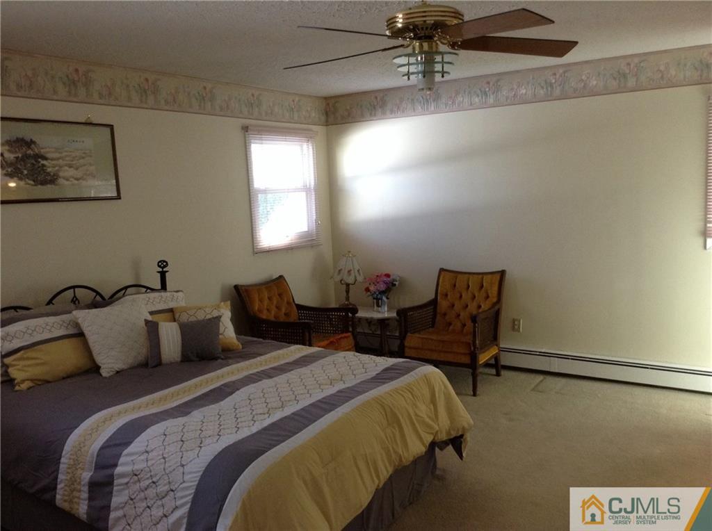 24 Eardley Road Edison, NJ 08817 - Photo 5 of 14 Gallery Image 5