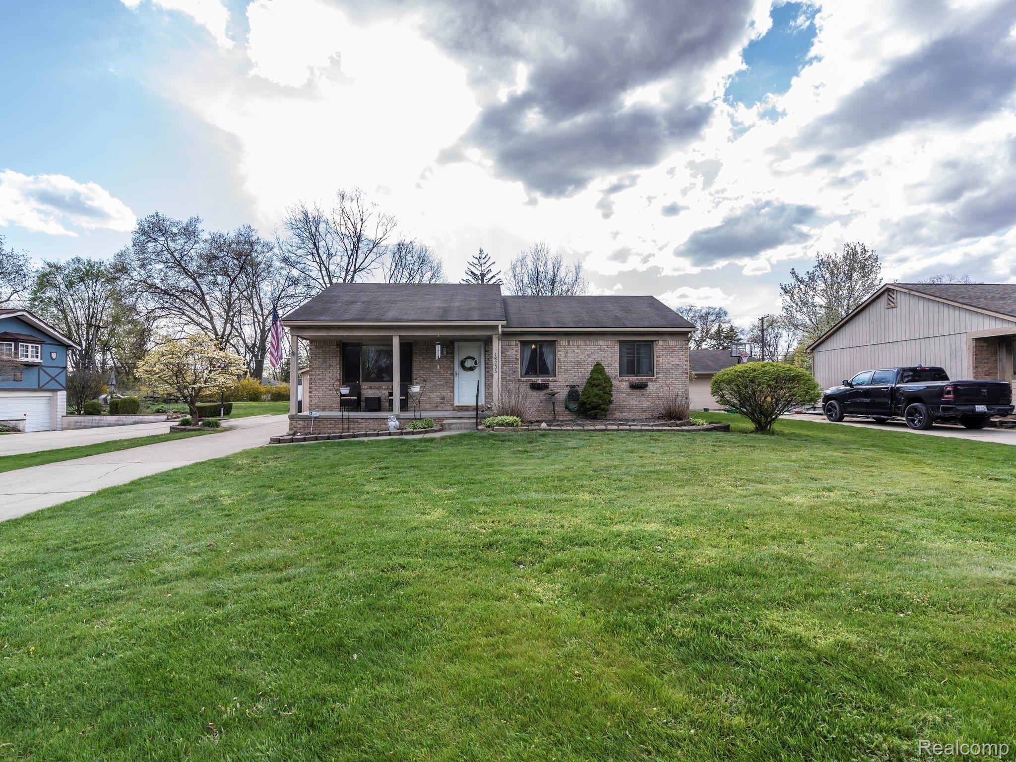 18235 Inkster Road Livonia, MI 48152 - Photo 2 of 49 001_43.jpg