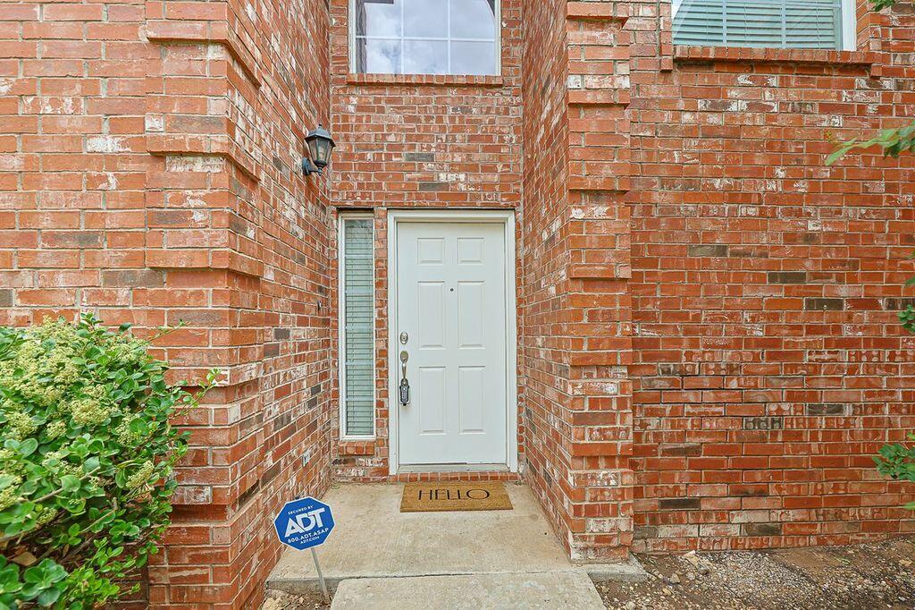 4919 Hanover Street Lubbock, TX 79416 - Photo 3 of 76 -