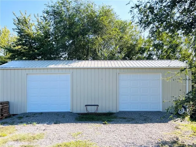 $299,000 | 11855 Wood Oak Avenue, Richmond, MO 64085