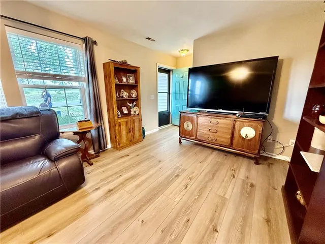 $299,000 | 11855 Wood Oak Avenue, Richmond, MO 64085