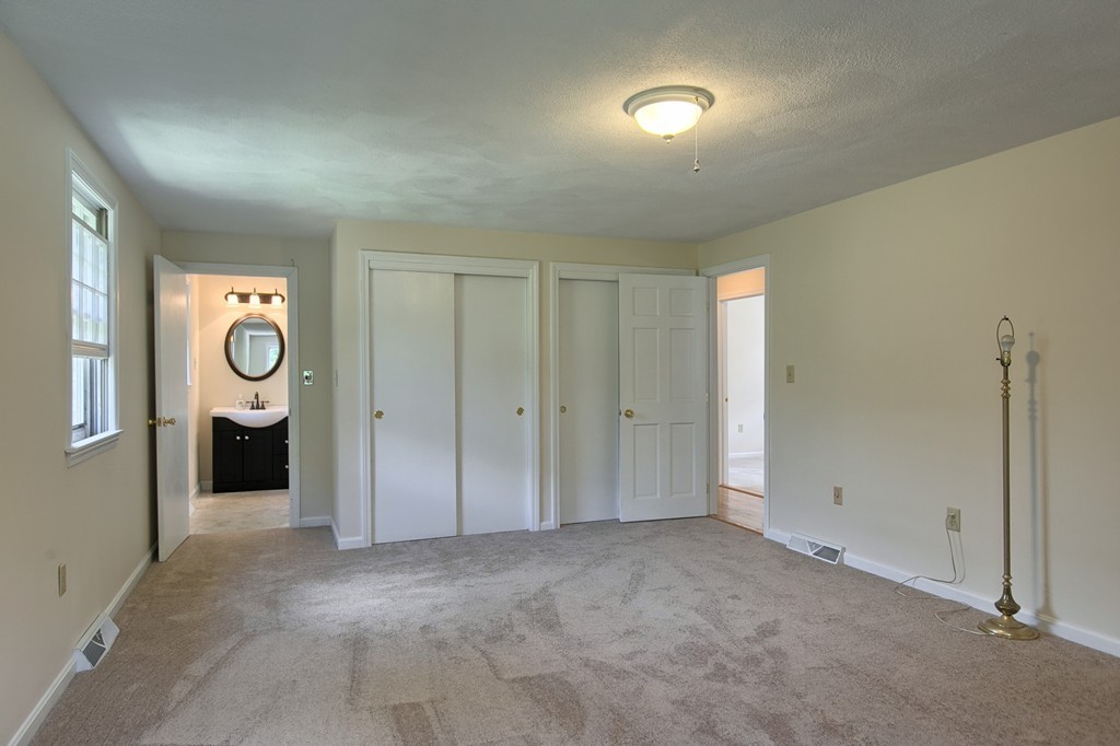 182 Salem Road Billerica, MA 01821 - Photo 8 of 29