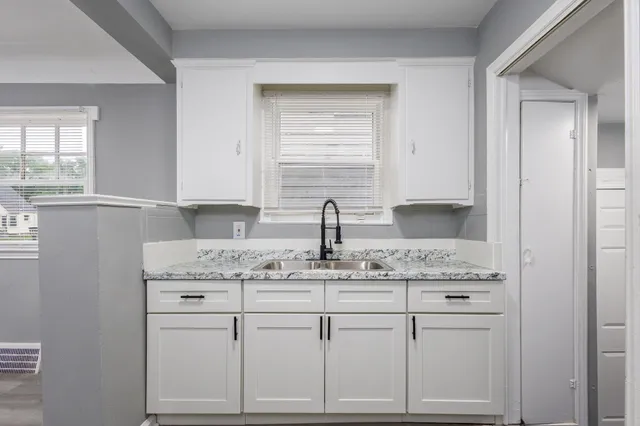 $1,175 | 9231 Burt Road, Detroit, MI 48228