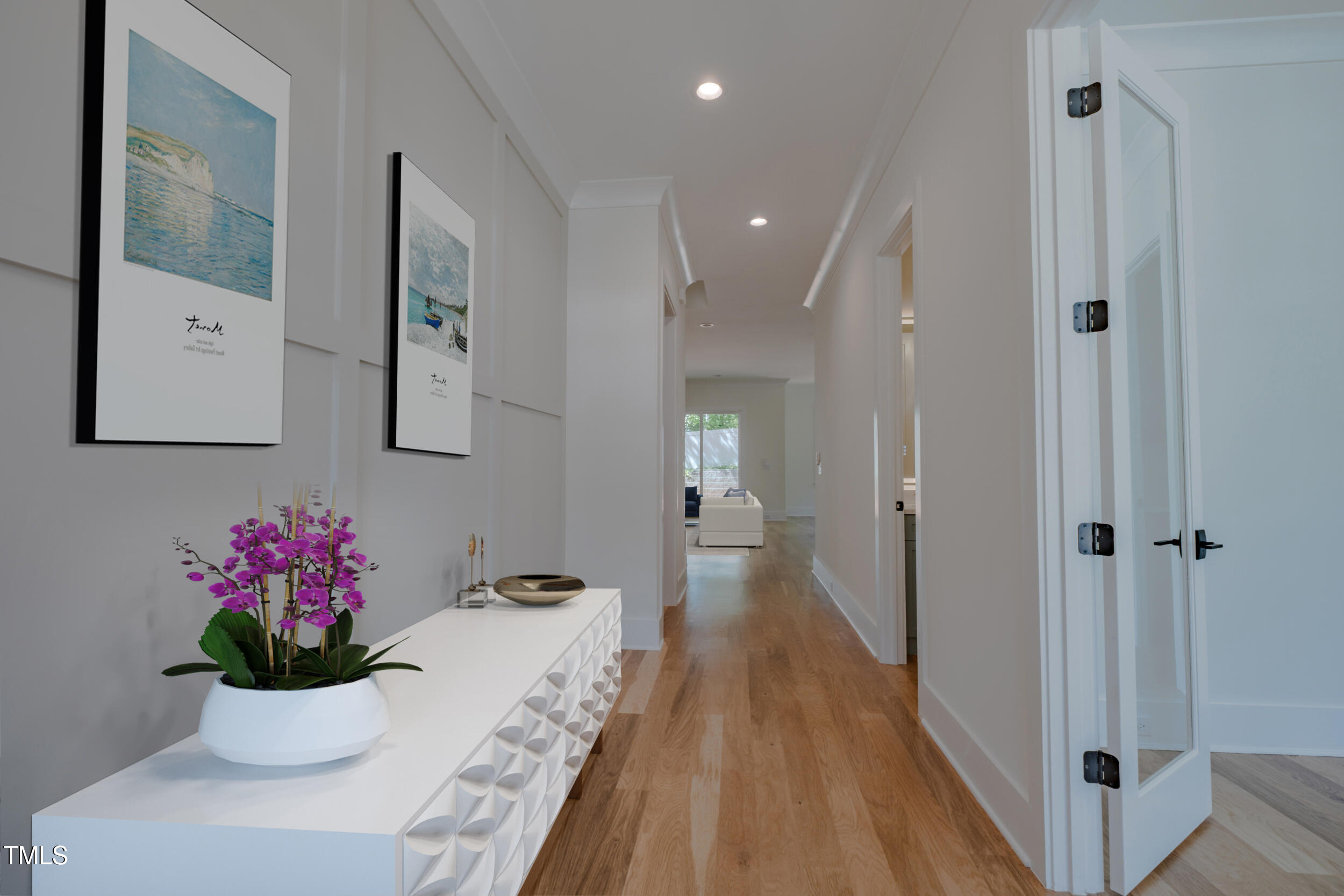Lot17_Foyer