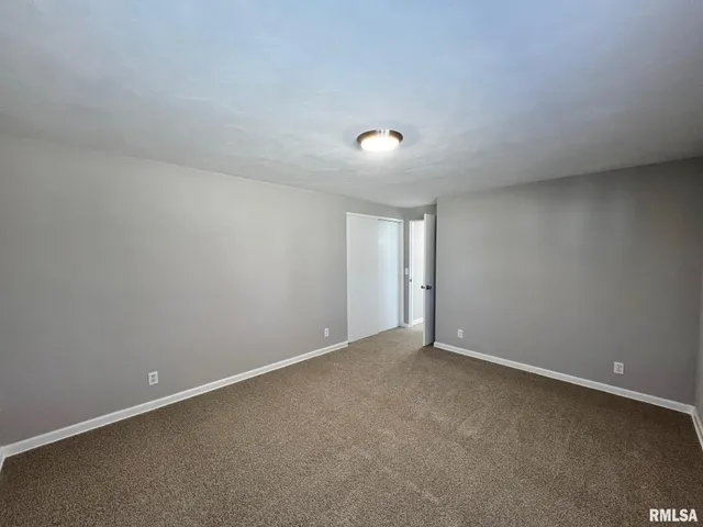 $169,900 | 419 North Lakeshore Drive, Hanna City, IL 61536