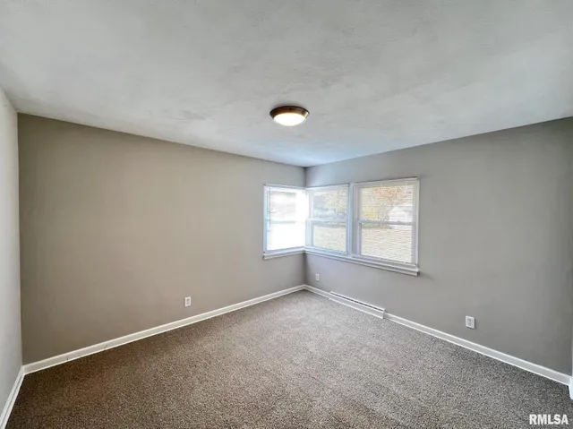 $169,900 | 419 North Lakeshore Drive, Hanna City, IL 61536