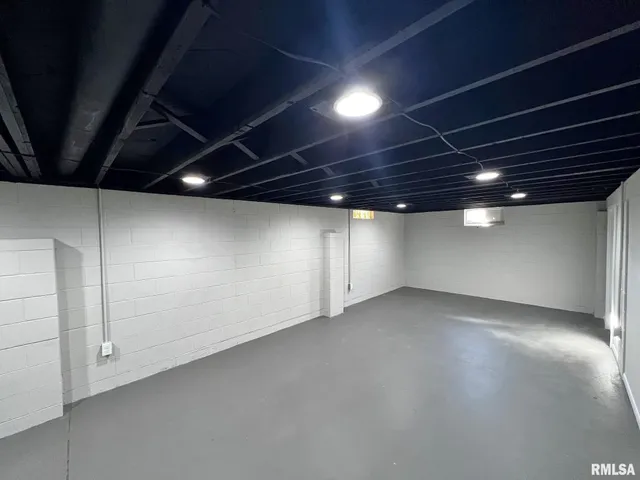 $169,900 | 419 North Lakeshore Drive, Hanna City, IL 61536