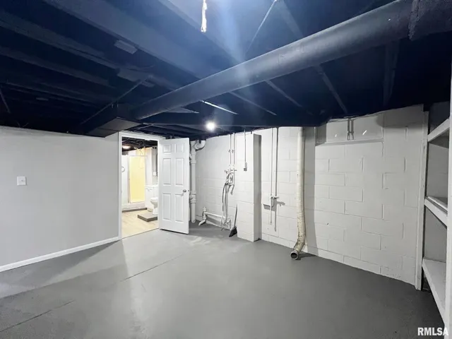 $169,900 | 419 North Lakeshore Drive, Hanna City, IL 61536