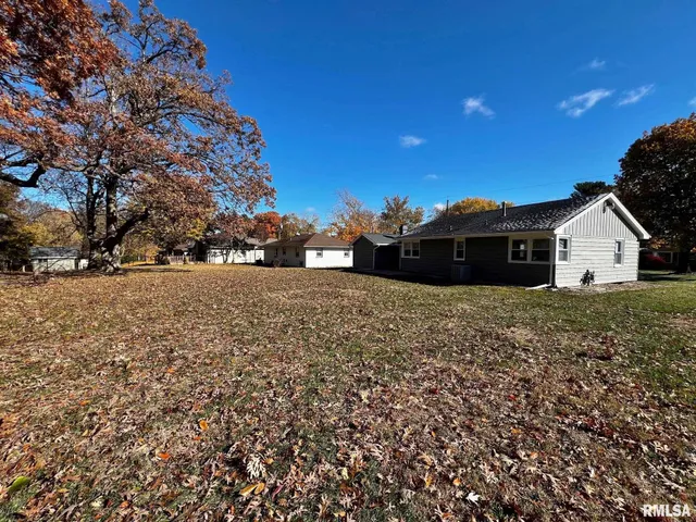 $169,900 | 419 North Lakeshore Drive, Hanna City, IL 61536