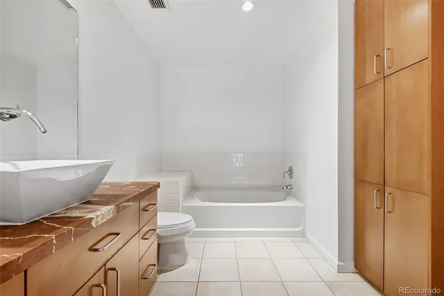 $2,400 | 2990 East 17th Avenue, Unit 806, Denver, CO 80206